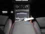 Mercedes-Benz B-klasse 180 Business Solution AMG | Automaat | Panoramadak | Parkeersensoren | Achteruitrijcamera | Stoelverwarming |
