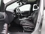 Mercedes-Benz B-klasse 180 Business Solution AMG | Automaat | Panoramadak | Parkeersensoren | Achteruitrijcamera | Stoelverwarming |