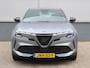 Alfa Romeo Junior 1.2 Hybrid Ibrida 145pk Automaat | Elektrische Achterklep | Navigatie | Climate Control | Adaptieve Cruise Control | Camera | 17" LMV | Matrix-LED Koplampen | Dodehoekdetectie | Keyless Entry/Start | Apple Carplay/Android Auto |