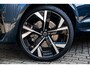 Volvo XC60 T8 Plug-in hybrid AWD Ultra Dark Executive Edition | Google | Long Range | Bowers & Wilkins Audio | Luchtvering | Gelamineerd Zijruiten Rondom | Stoelmassage & Ventilatie | Getint Glas | LED Koplampen | Stoel-/Stuurverwarming | Dodehoekdetectie | Keyless | Zitverlenging | 22" LM