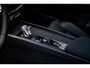 Volvo XC60 T8 Plug-in hybrid AWD Ultra Dark Executive Edition | Google | Long Range | Bowers & Wilkins Audio | Luchtvering | Gelamineerd Zijruiten Rondom | Stoelmassage & Ventilatie | Getint Glas | LED Koplampen | Stoel-/Stuurverwarming | Dodehoekdetectie | Keyless | Zitverlenging | 22" LM