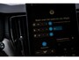Volvo XC60 T8 Plug-in hybrid AWD Ultra Dark Executive Edition | Google | Long Range | Bowers & Wilkins Audio | Luchtvering | Gelamineerd Zijruiten Rondom | Stoelmassage & Ventilatie | Getint Glas | LED Koplampen | Stoel-/Stuurverwarming | Dodehoekdetectie | Keyless | Zitverlenging | 22" LM