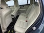 Volvo V60 Cross Country 2.0 T5 AWD Pro | Trekhaak | Panoramadak | Head-up Display | Harman Kardon Audio | Parkeerverwarming | 360 Graden Camera | Parkeersensoren | Stoelverwarming voor en achter | Elektrisch Verstelbare Voorstoelen | Cruise Control Adaptief | BLIS