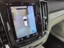 Volvo V60 Cross Country 2.0 T5 AWD Pro | Trekhaak | Panoramadak | Head-up Display | Harman Kardon Audio | Parkeerverwarming | 360 Graden Camera | Parkeersensoren | Stoelverwarming voor en achter | Elektrisch Verstelbare Voorstoelen | Cruise Control Adaptief | BLIS