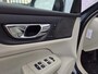 Volvo V60 Cross Country 2.0 T5 AWD Pro | Trekhaak | Panoramadak | Head-up Display | Harman Kardon Audio | Parkeerverwarming | 360 Graden Camera | Parkeersensoren | Stoelverwarming voor en achter | Elektrisch Verstelbare Voorstoelen | Cruise Control Adaptief | BLIS