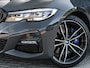 BMW 3-Serie Touring 330e High Executive | M-Sport | Panoramadak | Hifi | ACC | Stoelverwarming | Ambienteverlichting | Keyless | PDC V+A