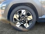 Hyundai Kona Premium Sky 1.6 GDI HEV 141pk | SCHUIF/KANTELDAK | FULL LED | PREMIUM LEDER | ADAPTIVE CRUISE | 360° CAMERA | STOELVERW. + KOELING |