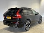 Volvo XC60 2.0 Recharge T6 AWD R-Design | Navigatie/Android/Apple Carplay | LM Velgen 22" | Voorstoelen Verwarmd | Lederen Bekleding | Cruise Control Adaptief | Airco |