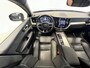 Volvo XC60 2.0 Recharge T6 AWD R-Design | Navigatie/Android/Apple Carplay | LM Velgen 22" | Voorstoelen Verwarmd | Lederen Bekleding | Cruise Control Adaptief | Airco |
