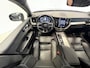Volvo XC60 2.0 Recharge T6 AWD R-Design | SOH 93,4% | Navigatie/Android/Apple Carplay | LM Velgen 22" | Voorstoelen Verwarmd | Lederen Bekleding | Cruise Control Adaptief | Airco |