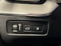 Volvo XC60 2.0 Recharge T6 AWD R-Design | Navigatie/Android/Apple Carplay | LM Velgen 22" | Voorstoelen Verwarmd | Lederen Bekleding | Cruise Control Adaptief | Airco |