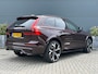 Volvo XC60 2.0 T8 Plug-in hybrid AWD Ultra Dark Exec. Ed. | Full option! | Mulberrry Red | Luchtvering | Massage | Bowers & Wilkins | Pano |