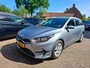 Kia Ceed Sportswagon 1.0 T-GDi Dynamic PlusLine. Dealer onderhouden. O.a. stoel- & stuurverw, Carplay, Camera, cruise.