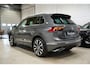 Volkswagen Tiguan 2.0 TSI 4Motion 230PK 3x R-Line * Pano - Trekhaak - Virtual - 20" - ACC - Keyless - HUD - Camera *