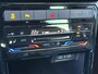 Volkswagen T-Cross 1.0 TSI DSG R-Line | Camera | Trekhaak | Led gril | 4-season | Carplay | Rijklaar incl. garantie