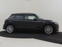 MINI Cooper 5-Deurs 1.5 Classic 136PK AUTO | Cruise control | Navigatie | Parkeersensoren achter | Apple carplay Android auto | Keyless start | Airco automatisch | Verkeersborden detectie | DAB | LED | 17"LMV