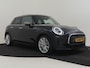 MINI Cooper 5-Deurs 1.5 Classic 136PK AUTO | Cruise control | Navigatie | Parkeersensoren achter | Apple carplay Android auto | Keyless start | Airco automatisch | Verkeersborden detectie | DAB | LED | 17"LMV