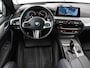 BMW 5-Serie 520i M Sport | Head-Up | Leder | Stoelverwarming | Camera | Sportstoelen | Park Assist | Carplay | Sfeerverlichting | Navigatie | Cruise control | Memory | Climate control | 19'' | Bluetooth