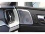 Volvo XC60 T6 350PK Automaat Plug-in hybrid AWD Ultimate Dark Trekhaak / Luchtvering / Bowers & Wilkins / Adaptive Cruise control / 360 Camera / BLIS / Stoelverwarming voor en achter / Stuurverwarming / Elektrisch bedienbare stoelen met geheugen /
