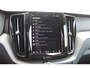 Volvo XC60 T6 350PK Automaat Plug-in hybrid AWD Ultimate Dark Trekhaak / Luchtvering / Bowers & Wilkins / Adaptive Cruise control / 360 Camera / BLIS / Stoelverwarming voor en achter / Stuurverwarming / Elektrisch bedienbare stoelen met geheugen /