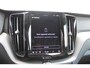 Volvo XC60 T6 350PK Automaat Plug-in hybrid AWD Ultimate Dark Trekhaak / Luchtvering / Bowers & Wilkins / Adaptive Cruise control / 360 Camera / BLIS / Stoelverwarming voor en achter / Stuurverwarming / Elektrisch bedienbare stoelen met geheugen /