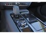 Volvo V60 T6 Recharge AWD Plus Dark - Panorama/schuifdak - IntelliSafe Assist & Surround - 360º Camera - Harman/Kardon audio - Verwarmde voorstoelen, stuur & achterbank - Parkeersensoren voor & achter - Elektr. bedienb. voorstoelen met geheugen - Head up display - Extra getint glas - 19' LMV