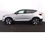 Volvo EC40 Extended Range Ultra 82 kWh - Panoramadak - IntelliSafe Assist & Surround - 360º Camera - Harman/Kardon audio - Verwarmde voorstoelen, stuur & achterbank - Parkeersensoren voor & achter - Elektr. bedienb. voorstoelen met geheugen links - Draadloze tel. lader - Warmtepomp - Extra getint glas - Inklapbare trekhaak - 20' LMV