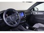 Volvo EC40 Extended Range Ultra 82 kWh - Panoramadak - IntelliSafe Assist & Surround - 360º Camera - Harman/Kardon audio - Verwarmde voorstoelen, stuur & achterbank - Parkeersensoren voor & achter - Elektr. bedienb. voorstoelen met geheugen links - Draadloze tel. lader - Warmtepomp - Extra getint glas - Inklapbare trekhaak - 20' LMV