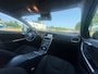 Volvo S60 1.6 T4 Kinetic 180PK AUTOMAAT! Navi l Cruise l LED l Airco ECC! 1e eigenaar l NL AUTO DEALER OH l NIEUWSTAAT!