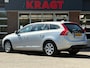 Volvo V60 Kinetic 1.6 T3 150 pk - Navi - trekhaak - climate
