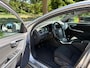 Volvo V60 Kinetic 1.6 T3 150 pk - Navi - trekhaak - climate