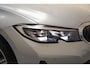 BMW 3-Serie 320i 184pk Sport Line Aut. [ Schuifdak LED Adapt.cruise Stoelverwarming ]