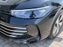 Volkswagen Passat Variant 1.5 eTSI Elegance Business / AUTOMAAT/ ACC/ DODEHOEK/ PARK.SENSOREN V+A/ CAMERA/ STUUR+STOELVERWARM./ MASSAGE/ APP-CONNECT/ ELEK.ACHTERKLEP/ KEYLESS/ DIGITAL DASH/ NAVI/ DAB/ CLIMA/ LED/ 17'' LMV