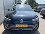 Volkswagen Passat Variant 1.5 eTSI Elegance Business / AUTOMAAT/ ACC/ DODEHOEK/ PARK.SENSOREN V+A/ CAMERA/ STUUR+STOELVERWARM./ MASSAGE/ APP-CONNECT/ ELEK.ACHTERKLEP/ KEYLESS/ DIGITAL DASH/ NAVI/ DAB/ CLIMA/ LED/ 17'' LMV