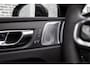 Volvo XC60 T8 Plug-in hybrid AWD Ultra Dark Exec. Ed. | Actieve Luchtvering | Bowers & Wilkins Audio | Head-up Display | 360 Graden Camera | Panoramadak | Lichtmetalen Velgen 22 inch | Elektrisch Verstelbare Voorstoelen | Geventileerde Stoelen | Massagefunctie | Keyless Entry | BLIS