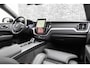 Volvo XC60 T8 Plug-in hybrid AWD Ultra Dark Exec. Ed. | Actieve Luchtvering | Bowers & Wilkins Audio | Head-up Display | 360 Graden Camera | Panoramadak | Lichtmetalen Velgen 22 inch | Elektrisch Verstelbare Voorstoelen | Geventileerde Stoelen | Massagefunctie | Keyless Entry | BLIS