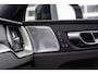 Volvo XC60 T8 Plug-in hybrid AWD Ultra Dark Exec. Ed. | Actieve Luchtvering | Bowers & Wilkins Audio | Head-up Display | 360 Graden Camera | Panoramadak | Lichtmetalen Velgen 22 inch | Elektrisch Verstelbare Voorstoelen | Geventileerde Stoelen | Massagefunctie | Keyless Entry | BLIS