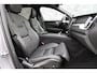 Volvo XC60 T8 Plug-in hybrid AWD Ultra Dark Exec. Ed. | Actieve Luchtvering | Bowers & Wilkins Audio | Head-up Display | 360 Graden Camera | Panoramadak | Lichtmetalen Velgen 22 inch | Elektrisch Verstelbare Voorstoelen | Geventileerde Stoelen | Massagefunctie | Keyless Entry | BLIS