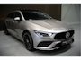 Mercedes-Benz CLA Shooting Brake 250 e Premium | Panoramadak | Stoelverwarming | Multibeam LED | Keyless | Camera | Ambiance Verlichting | Cruise Control | SOH 95,87%