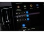 Volvo XC60 2.0 T8 Plug-in hybrid AWD Ultra Black Edition Executive | Luchtvering | 22" | Gelamineerd Glas | Bowers & Wilkins | Stoelmassage & Ventilatie | Stoel & Stuurverwarming | 360 Camera | Pilot Assist | BLIS |