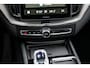 Volvo XC60 2.0 T8 Plug-in hybrid AWD Ultra Black Edition Executive | Luchtvering | 22" | Gelamineerd Glas | Bowers & Wilkins | Stoelmassage & Ventilatie | Stoel & Stuurverwarming | 360 Camera | Pilot Assist | BLIS |