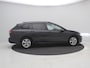 Volkswagen Golf Variant 1.5 eTSI Life Business AUTOMAAT / Trekgewicht 1.400 kg / Navigatie / Apk tot 11-2027 /Digitaal dashboard / Climate control / Navigatie / Apple Carplay Android /