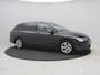 Volkswagen Golf Variant 1.5 eTSI Life Business AUTOMAAT / Trekgewicht 1.400 kg / Navigatie / Apk tot 11-2027 /Digitaal dashboard / Climate control / Navigatie / Apple Carplay Android /