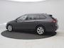 Volkswagen Golf Variant 1.5 eTSI Life Business AUTOMAAT / Trekgewicht 1.400 kg / Navigatie / Apk tot 11-2027 /Digitaal dashboard / Climate control / Navigatie / Apple Carplay Android /