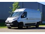 Citroën Jumper 2.2 BlueHDi 140 L2H2 3.5t Automaat |Nieuwstaat |Luifel |Trekhaak |Camera |Cruise |Navi |Carplay |Android auto |Stoelverwarming |Metallic |Nieuwe type |2e airbag