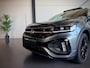 Volkswagen T-Roc 1.5 TSI R-Line, Panodak, Trekhaak, Zomer en Winterbanden, ACC, Black Pack