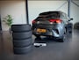 Volkswagen T-Roc 1.5 TSI R-Line, Panodak, Trekhaak, Zomer en Winterbanden, ACC, Black Pack