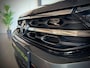 Volkswagen T-Roc 1.5 TSI R-Line, Panodak, Trekhaak, Zomer en Winterbanden, ACC, Black Pack