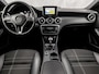 Mercedes-Benz A-klasse 180 Sport (NAVIGATIE, BLACK PACK, LEDER, GETINT GLAS, ZWART HEMEL, SPORTSTOELEN, PARKEERSENSOREN, CRUISE, NIEUWE APK, NIEUWSTAAT)