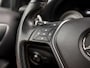 Mercedes-Benz A-klasse 180 Sport (NAVIGATIE, BLACK PACK, LEDER, GETINT GLAS, ZWART HEMEL, SPORTSTOELEN, PARKEERSENSOREN, CRUISE, NIEUWE APK, NIEUWSTAAT)